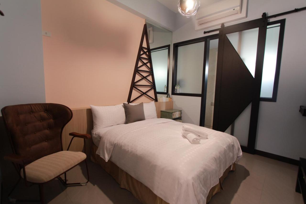 東立方旅宿-East Cube B&B 東港 エクステリア 写真
