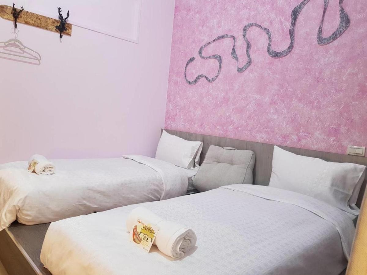 東立方旅宿-East Cube B&B 東港 エクステリア 写真